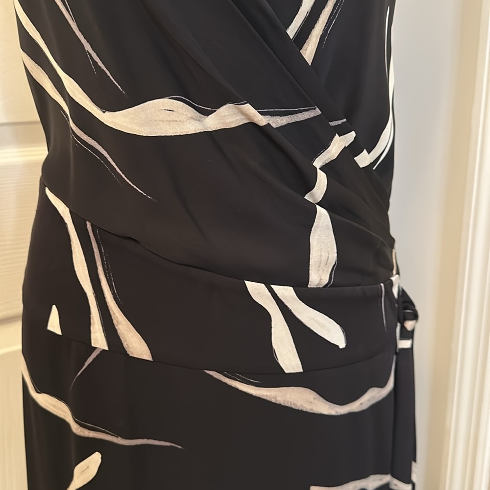 Diane von Furstenberg Dress 16” PTP, 44” long - Picture 4 of 10